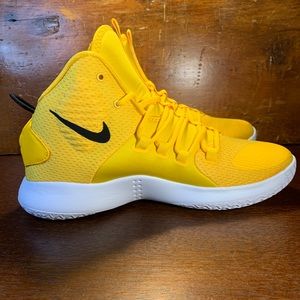 nike hyperdunk yellow